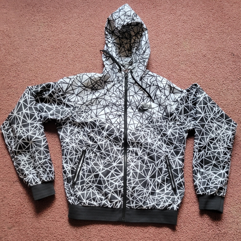NIKE